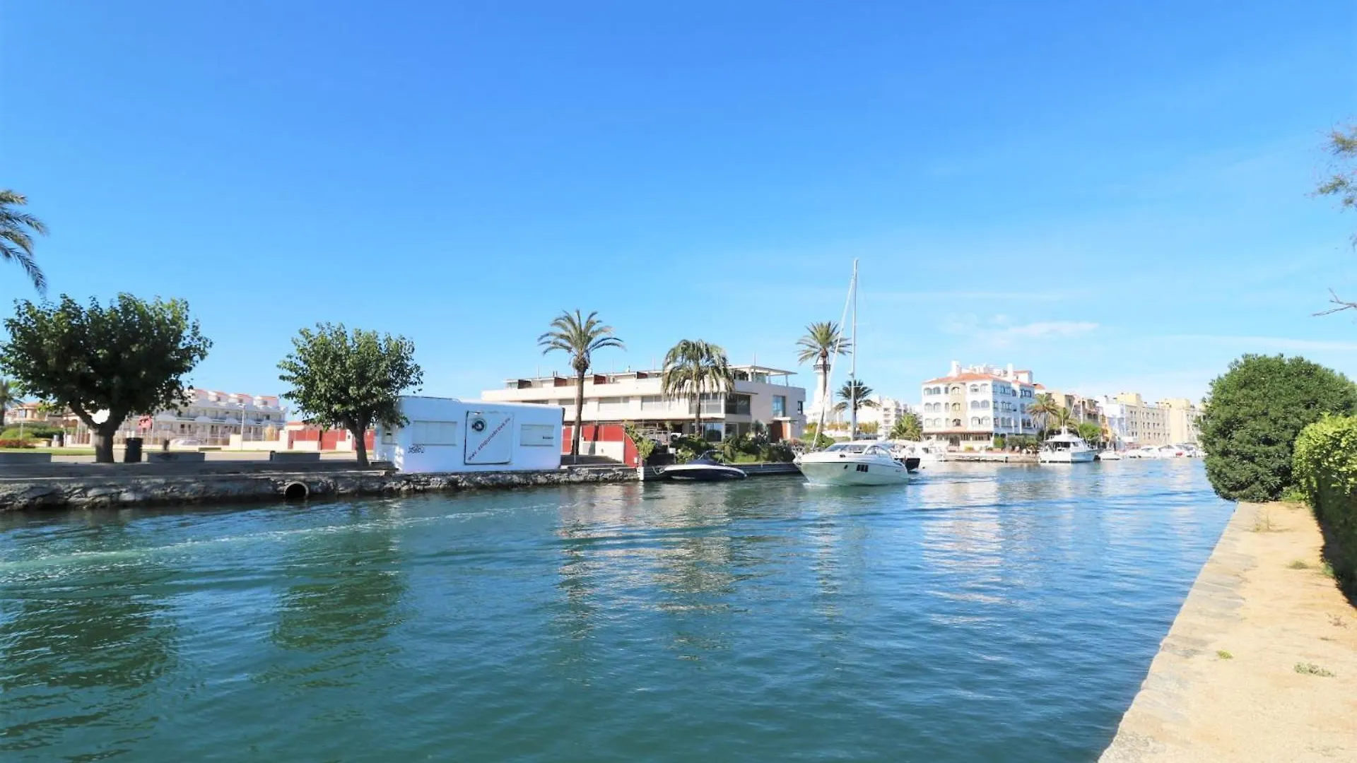Apartment Bahia I 43 -Estudio Cabina - 1Era Linea - Vista Al Empuriabrava Spain